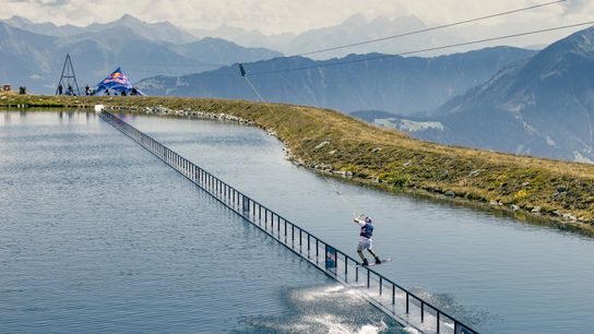 Red Bull Athlete Jamie Huser Sets Wakeboarding World Record with 140-Meter Rail (Wakeboarding)