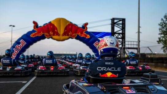 Max vs 100: Verstappen to Take on One Hundred Drivers in World's Biggest Go-Kart Race (Formula 1)