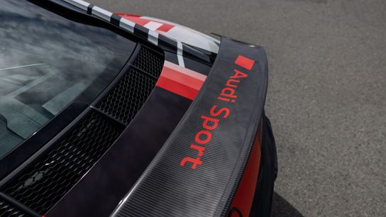 Audi R8 takes last laps at Monterey Car Week (Auto)