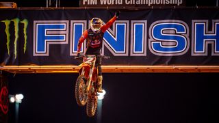 Webb fights from second to first to win Atlanta Supercross finale. (Supercross/Pro Motocross)