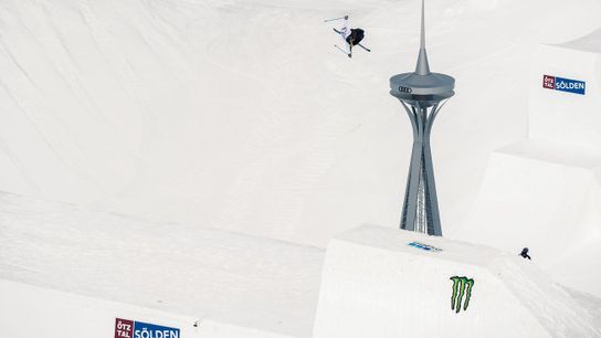 David Wise Breaks Simon Dumont's Highest Quarterpipe Air World Record (Skiing)