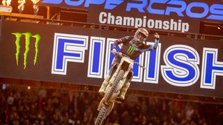 Moto | Eli Tomac Makes It Four Straight with Indy Supercross Win (Supercross/Pro Motocross)