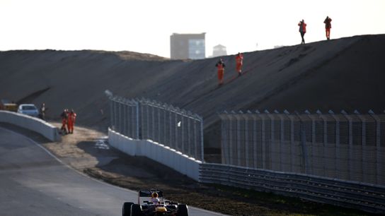 Seven F1 Teams versus Ferrari (Formula 1)