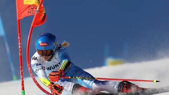 Mikaela Shiffrin wins gold in giant slalom at the world championships (Skiing)