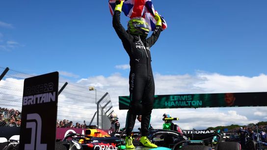  A record 17 years since his first, Hamilton takes his 104th F1 win at Silverstone (Main Stories)